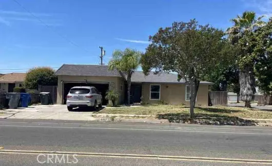 4497 N Chestnut Avenue, Fresno, CA — listing photo 1