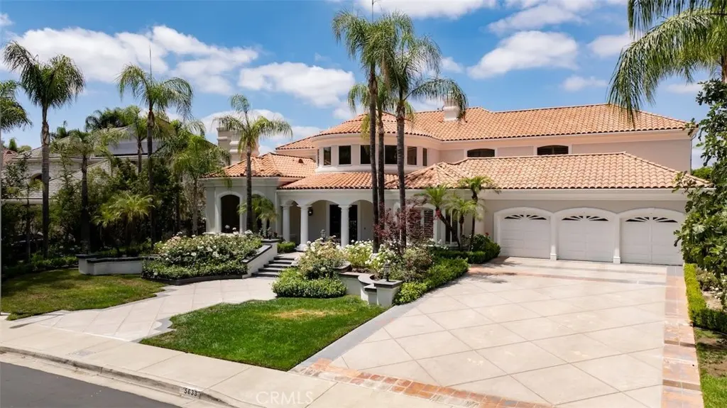 Single Family Residence for sale at 5633 Newcastle Ln, Calabasas, CA featuring 5 beds and 6 baths