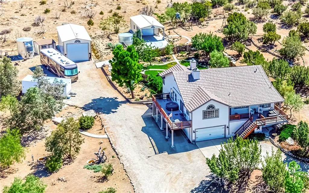 11720 Honeybee Lane, Juniper Hills, CA — listing photo 1