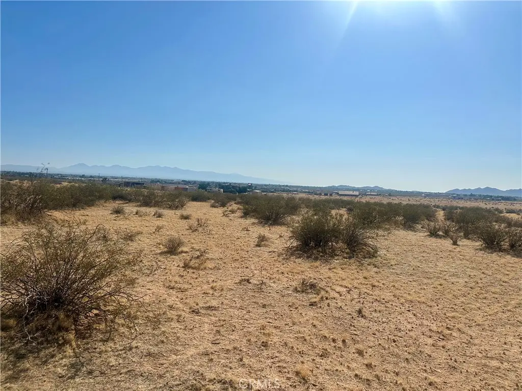 1 Shirwaun Road, Apple Valley, CA — listing photo 1