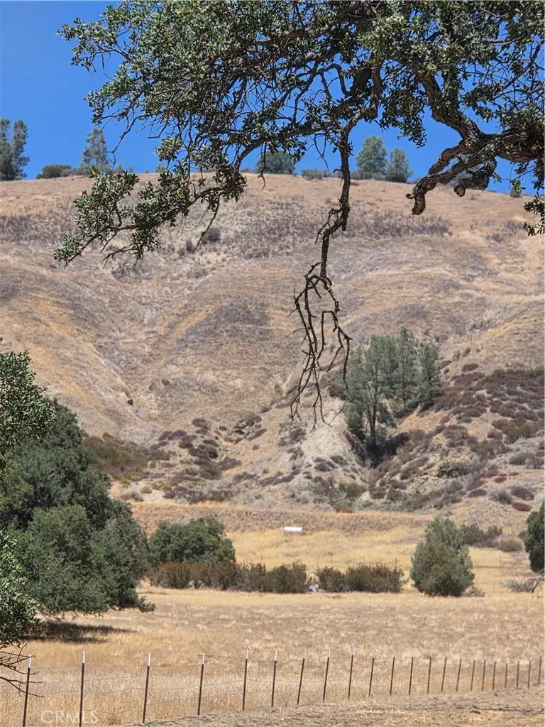 87577 Oak Street, Parkfield, CA — listing photo 1