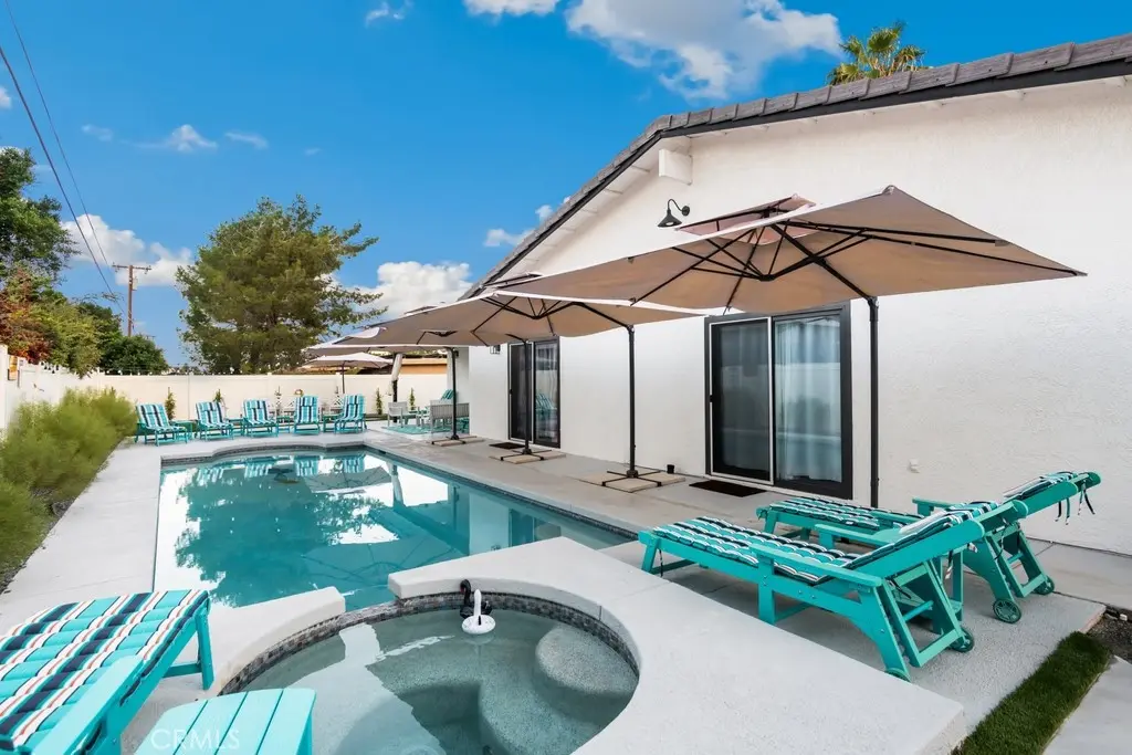 1980 E Rochelle Road, Palm Springs, CA — listing photo 1