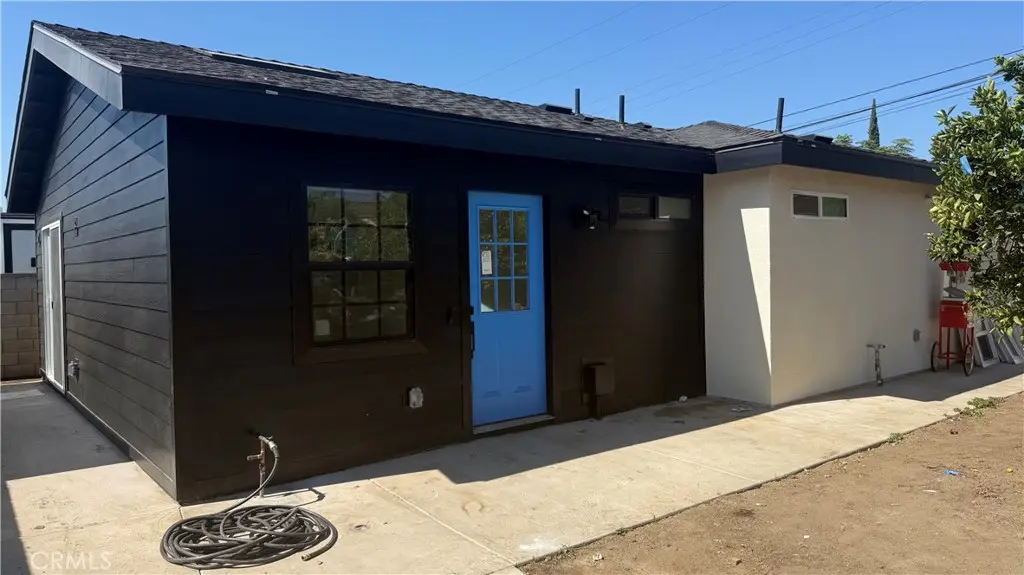 Residential Lease for rent at 1543 Delford Ave 1/2, Duarte, Los Angeles County, CA featuring 3 beds and 2 baths