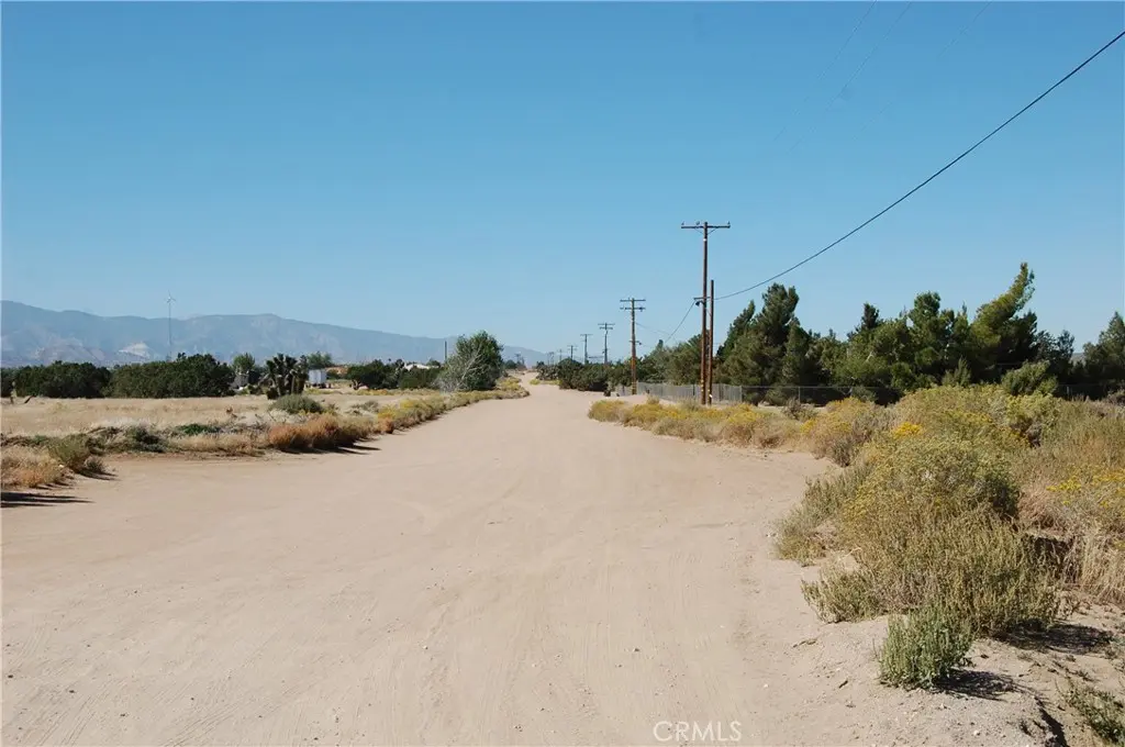 1 Arrohead Rd, Phelan, CA — listing photo 1