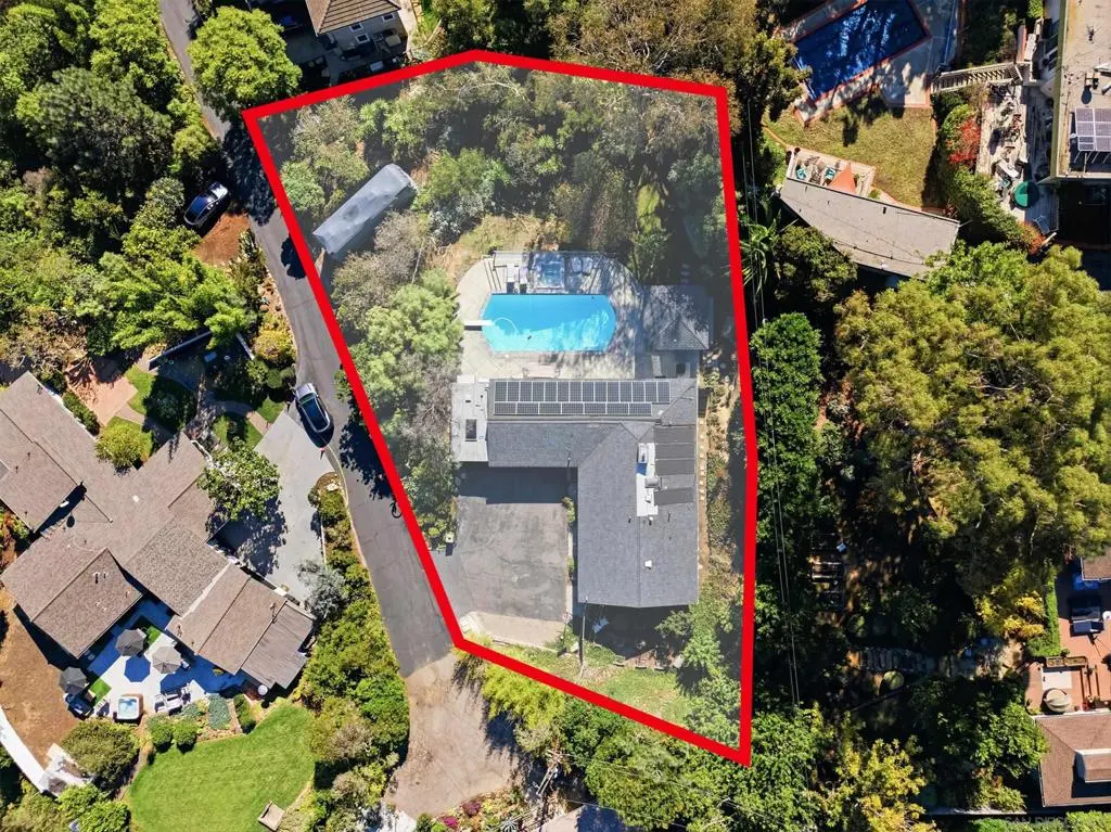Single Family Residence for sale at 455 Glencrest Dr, Solana Beach, CA featuring 3 beds and 2 baths