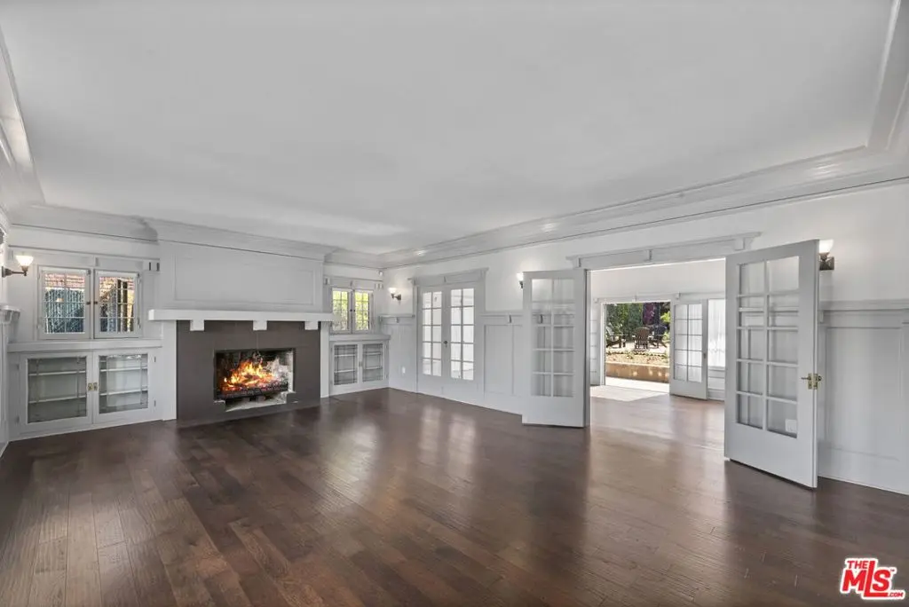 Residential Lease for rent at 344 S Kingsley Drive, Los Angeles, Los Angeles County, CA featuring 5 beds and 3 baths