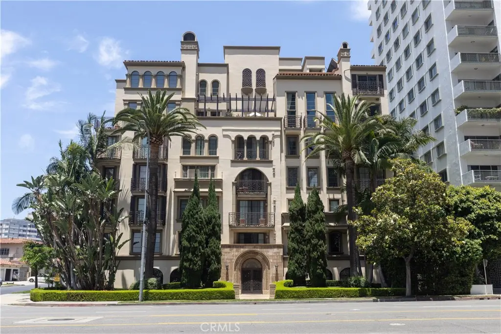 Condominium for sale at 10795 Wilshire Boulevard 402, Los Angeles, CA featuring 2 beds and 3 baths