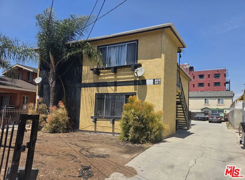 Residential Income for sale at 807 W 48th Street, Los Angeles, CA featuring 6 beds and 4 baths