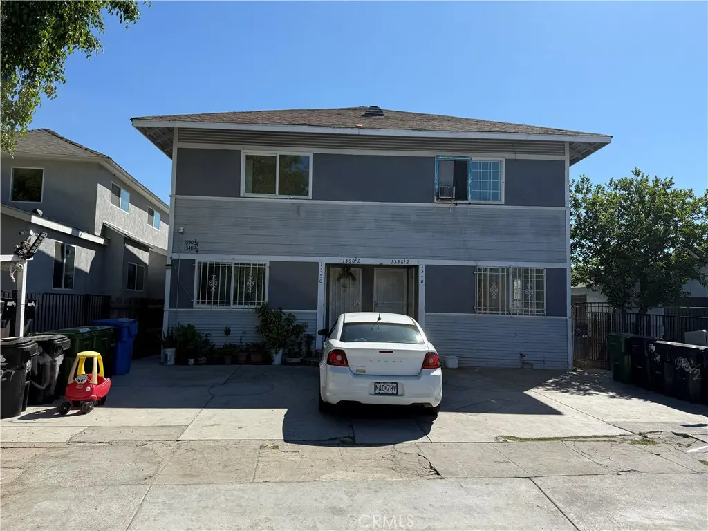 Residential Lease for rent at 1348 E 23rd Street, Los Angeles, Los Angeles County, CA featuring 2 beds and 1 bath