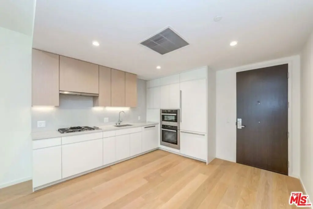 Condominium for sale at 877 Francisco Street 708, Los Angeles, CA featuring 1 bed and 1 bath