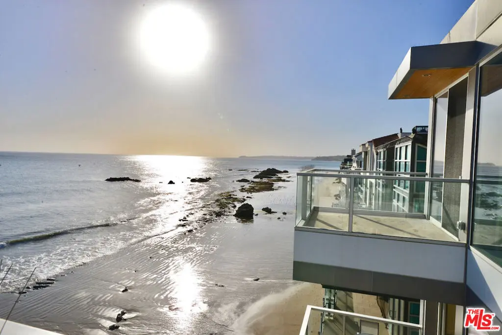 Residential Lease for rent at 24826 Malibu Road, Malibu, Los Angeles County, CA featuring 5 beds and 7 baths