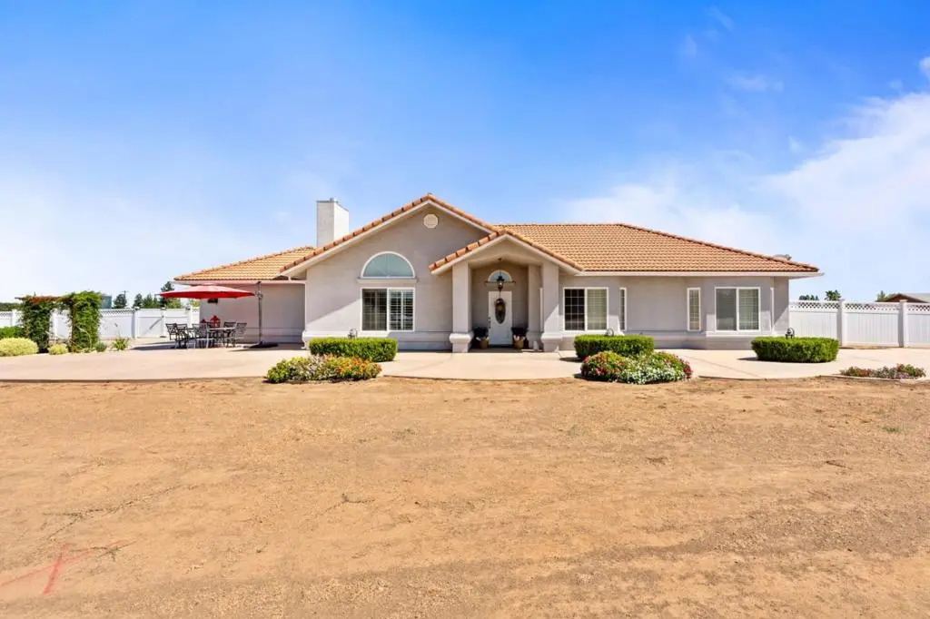 Single Family Residence for sale at 28565 Avenue 21, Madera, CA featuring 4 beds and 2 baths
