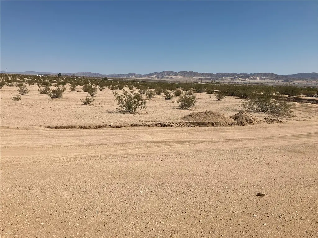 75 Meldora Avenue, 29 Palms, CA — listing photo 1