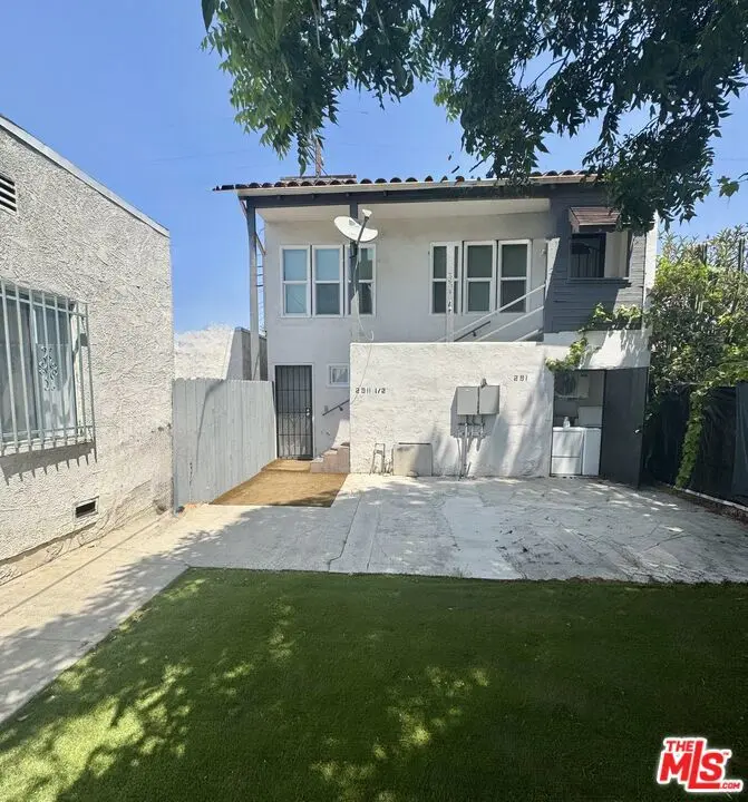 Apartment for rent at 2911 W Florence Avenue APT, Los Angeles, CA featuring 1 bed and 1 bath