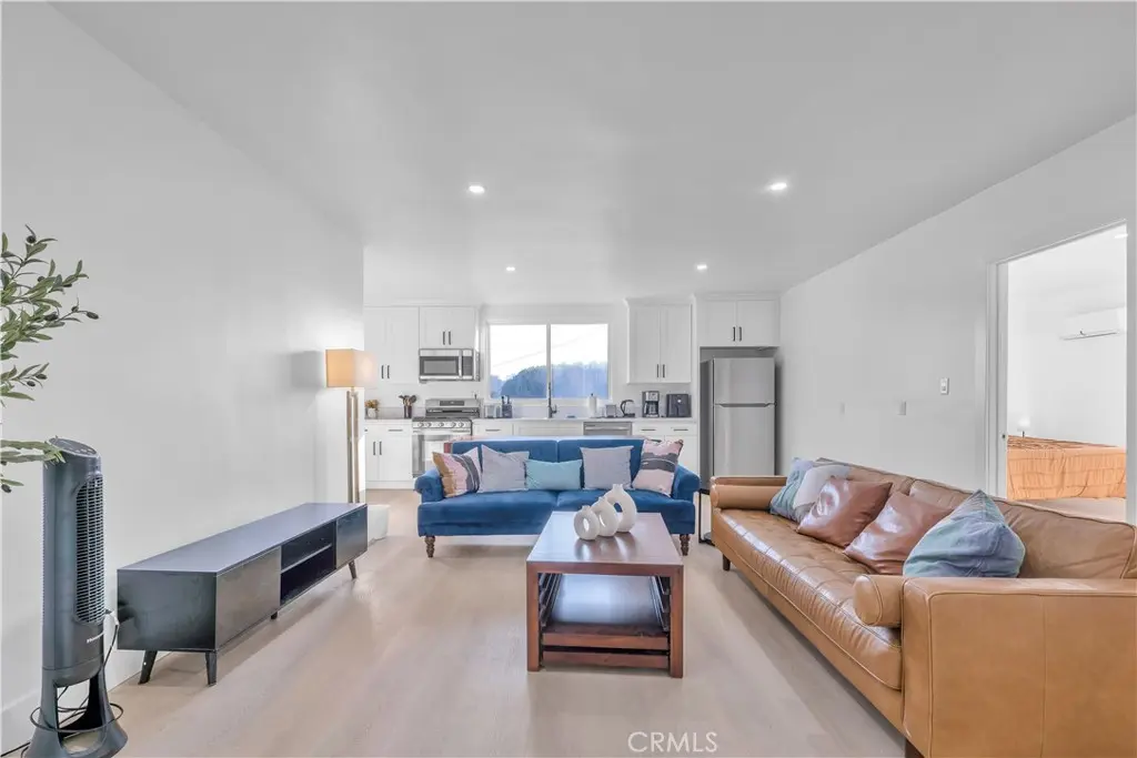 Residential Lease for rent at 3115 Arvia Street 1B, Los Angeles, Los Angeles County, CA featuring 5 beds and 2 baths