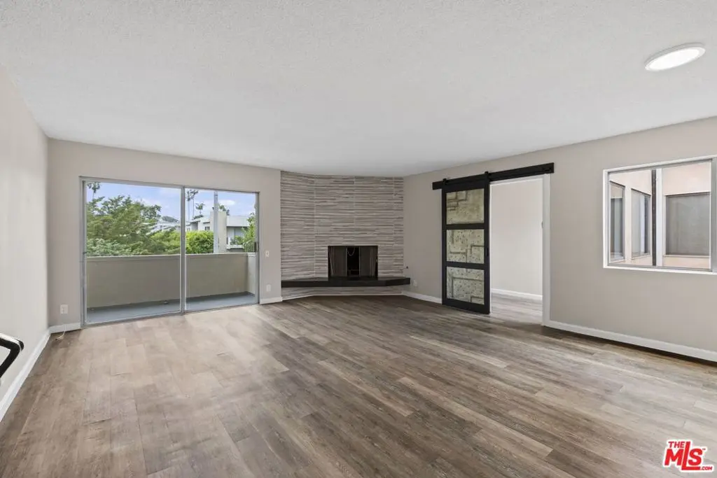 Residential Lease for rent at 1538 STANFORD Street 8, Santa Monica, Los Angeles County, CA featuring 4 beds and 2 baths
