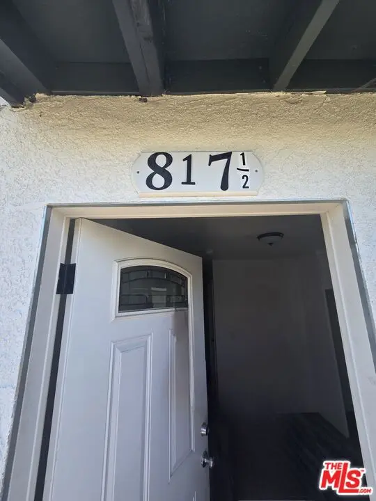 Residential Lease for rent at 817 1/2 W 101st Street, Los Angeles, Los Angeles County, CA featuring 2 beds and 1 bath