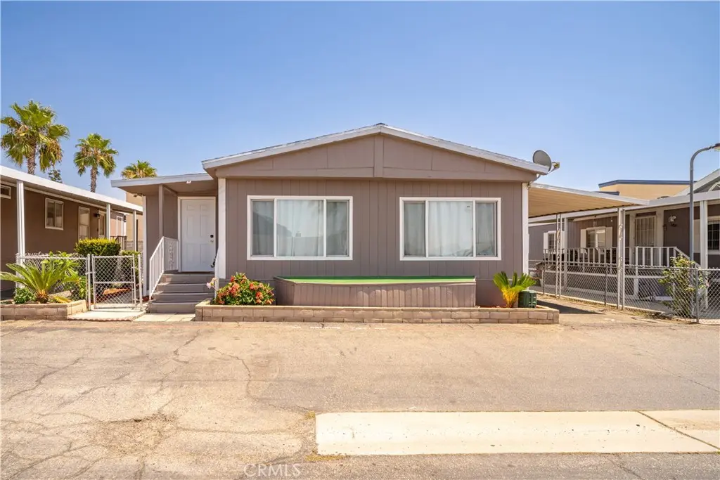 17377 Valley Boulevard 2, Fontana, CA — listing photo 1