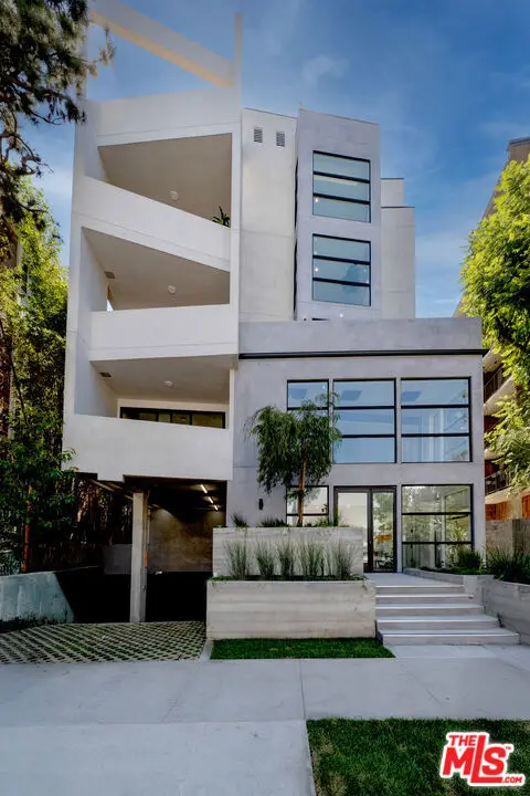 Condominium for sale at 1361 Kelton Avenue 401, Los Angeles, CA featuring 1 bed and 2 baths