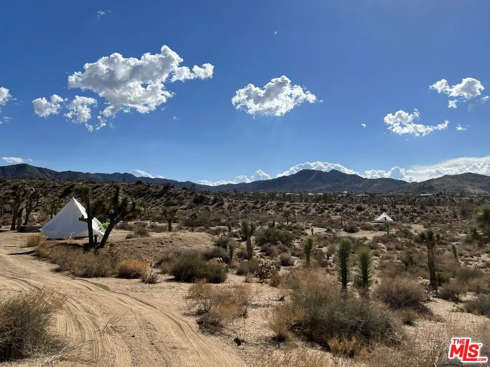 2 Indio Avenue, Yucca Valley, CA — listing photo 1