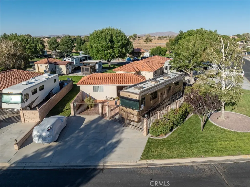 11555 Wedgewood Drive, Apple Valley, CA — listing photo 1