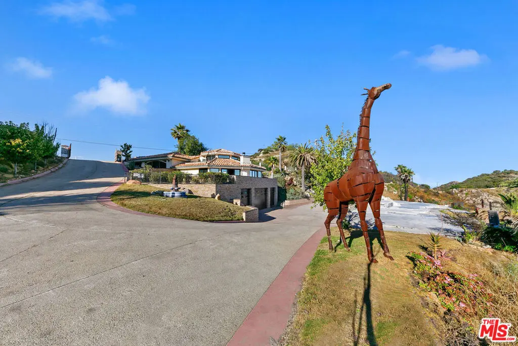 23000 Saddle Peak Road, Topanga, CA — listing photo 1