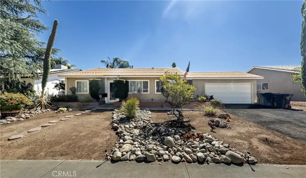 870 Falcon Lane, Redlands, CA — listing photo 1