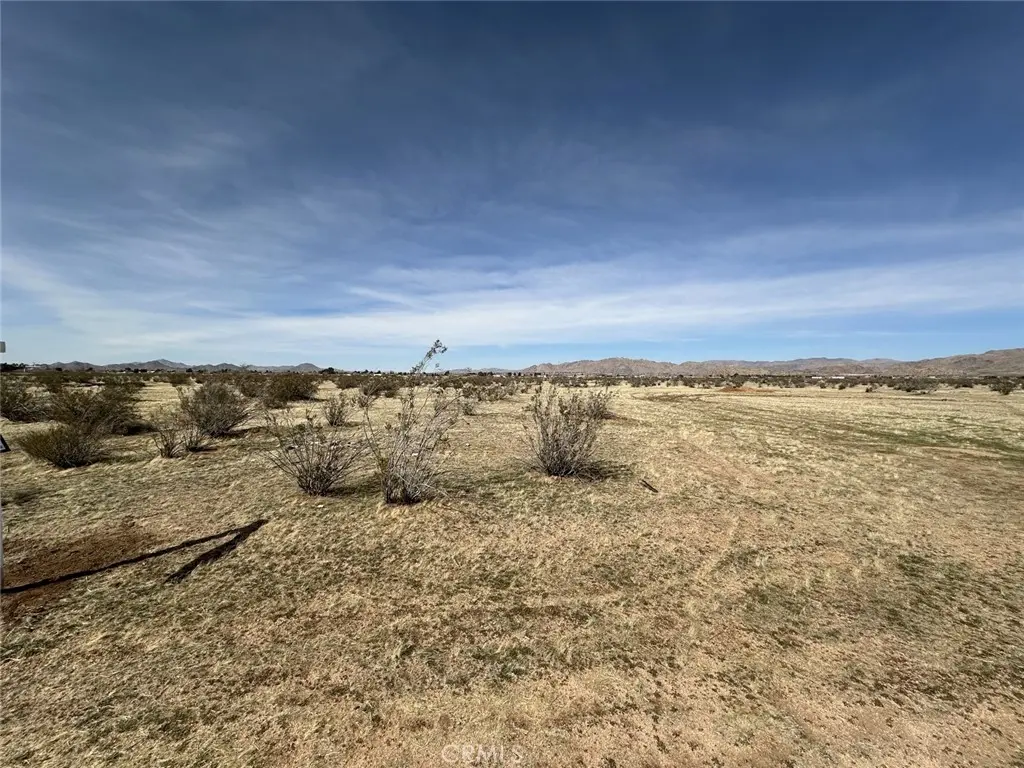 264 Corto Rd, Apple Valley, CA — listing photo 1