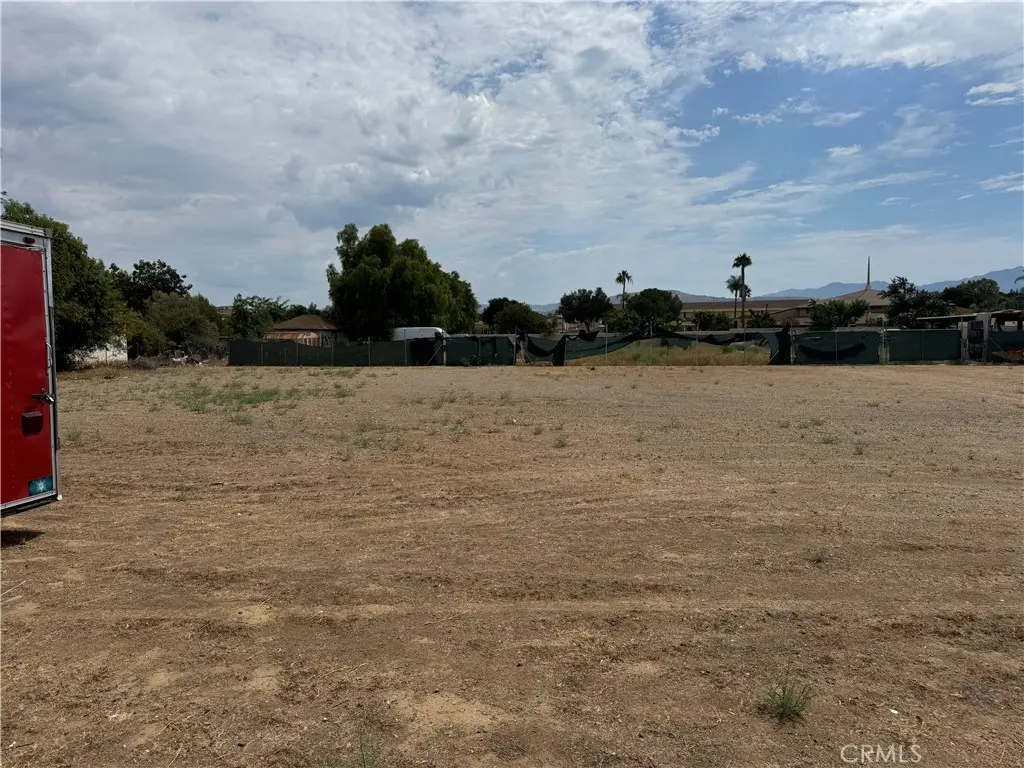 Residential Lease for rent at 5995 La Sierra Avenue, Riverside, Riverside County, CA featuring 1 bed and 1 bath