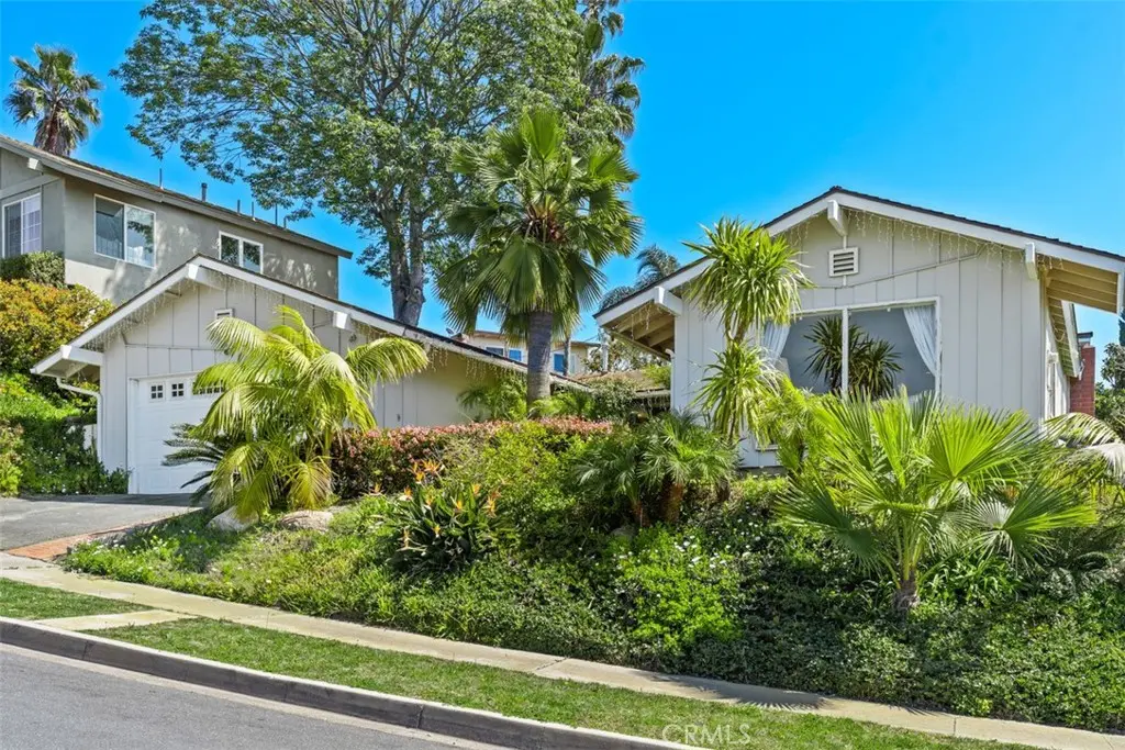 Single Family Residence for rent at 3068 Zell Drive, Laguna Beach, CA featuring 3 beds and 2 baths