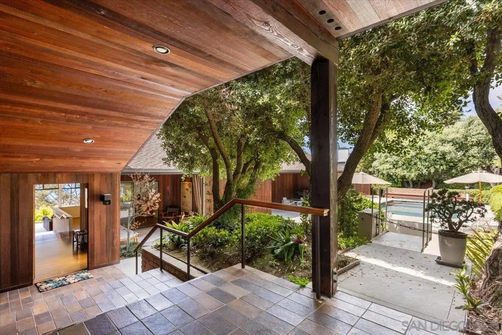 Single Family Residence for rent at 8496 Westway Dr, La Jolla, CA featuring 3 beds and 3 baths