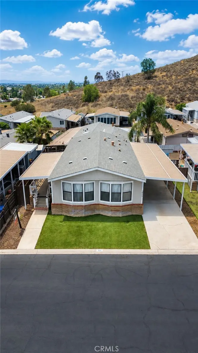Manufactured In Park for sale at 4080 Pedley Road 211, Jurupa Valley, CA featuring 2 beds and 2 baths