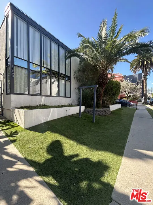 Residential Lease for rent at 1233 BARRY Avenue 201, Los Angeles, Los Angeles County, CA featuring 2 beds and 1 bath