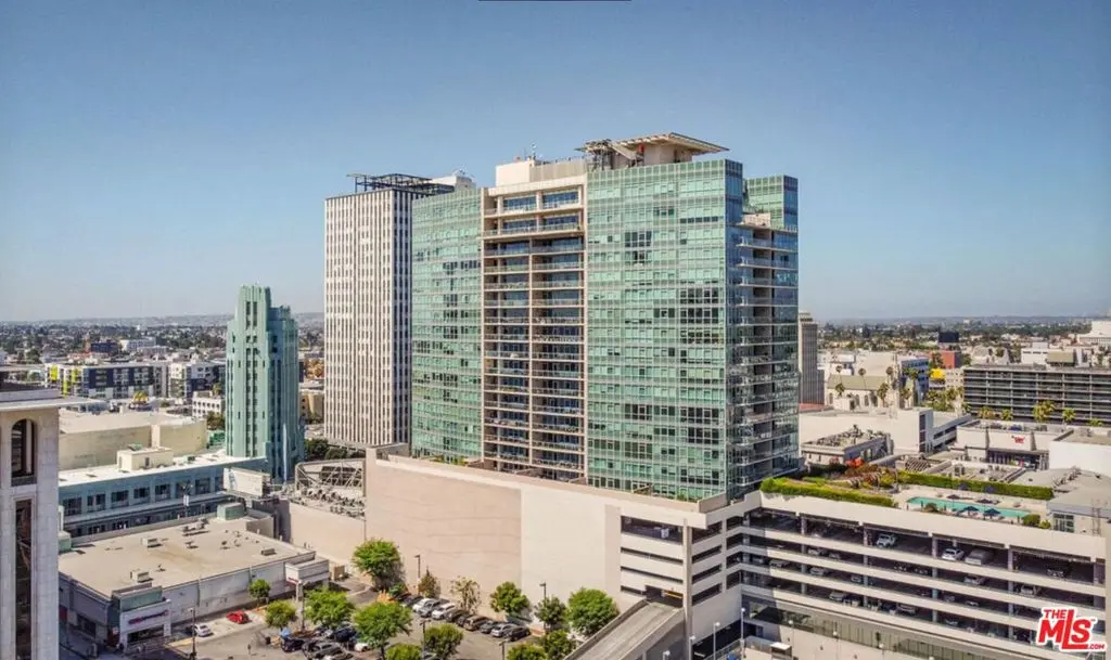Condominium for sale at 3785 Wilshire Boulevard 1709, Los Angeles, CA featuring 2 beds and 2 baths