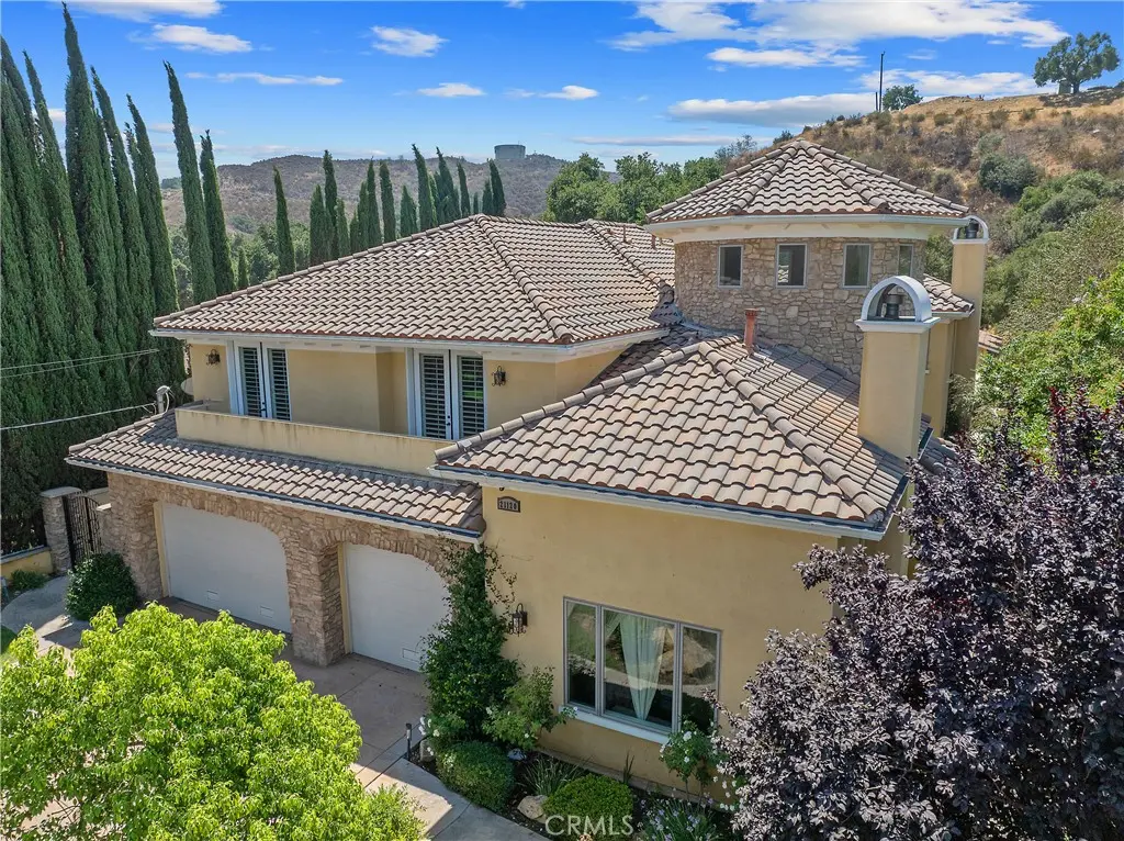 21120 Placerita Canyon Road, Newhall, CA — listing photo 1
