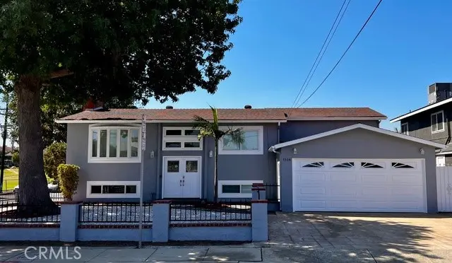 Single Family Residence for sale at 1514 E Maple Avenue, El Segundo, CA featuring 7 beds and 4 baths