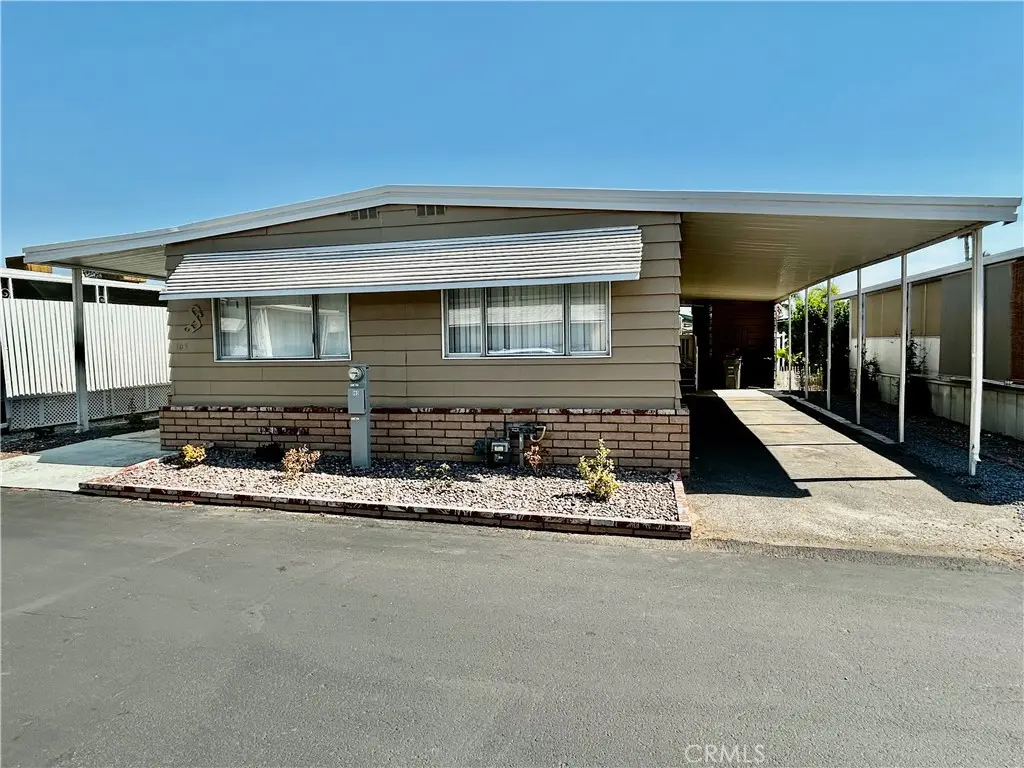 Manufactured In Park for sale at 725 W Thornton Ave 105, Hemet, CA featuring 2 beds and 2 baths