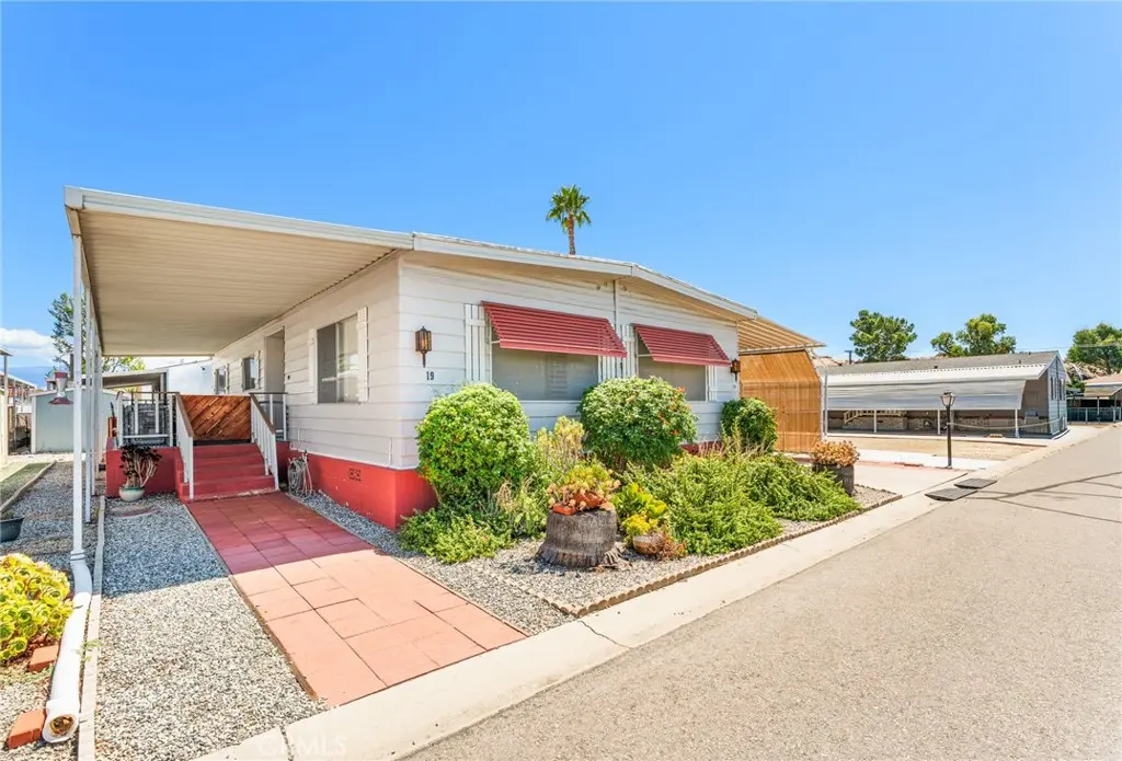 Manufactured In Park for sale at 5001 W Florida Avenue 19, Hemet, CA featuring 2 beds and 2 baths