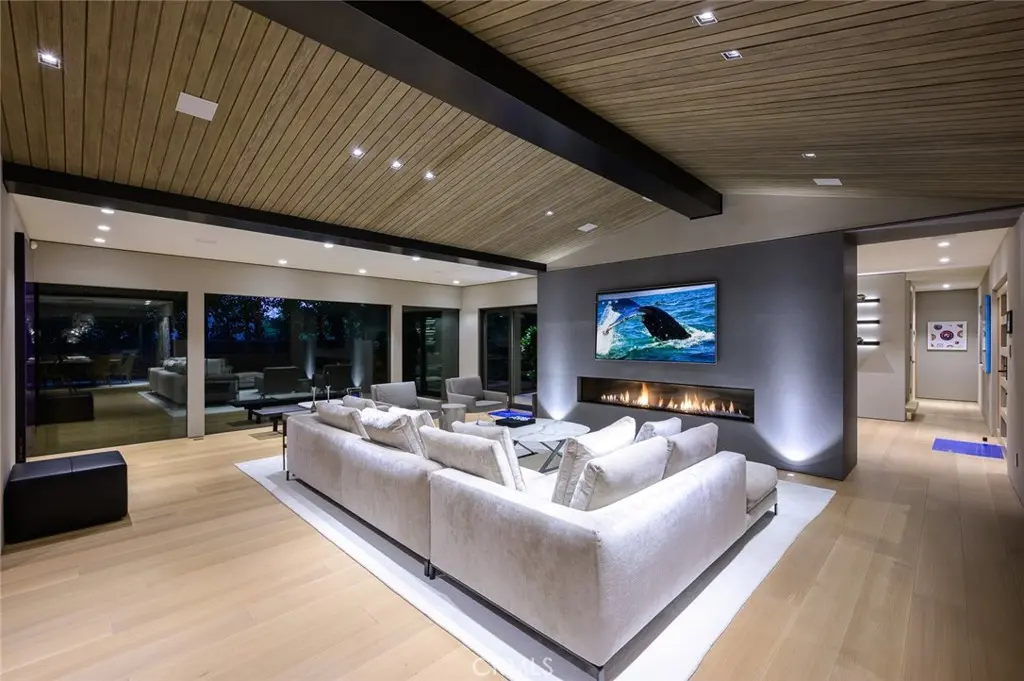 Single Family Residence for sale at 8808 Thrasher Avenue, Los Angeles, CA featuring 3 beds and 4 baths