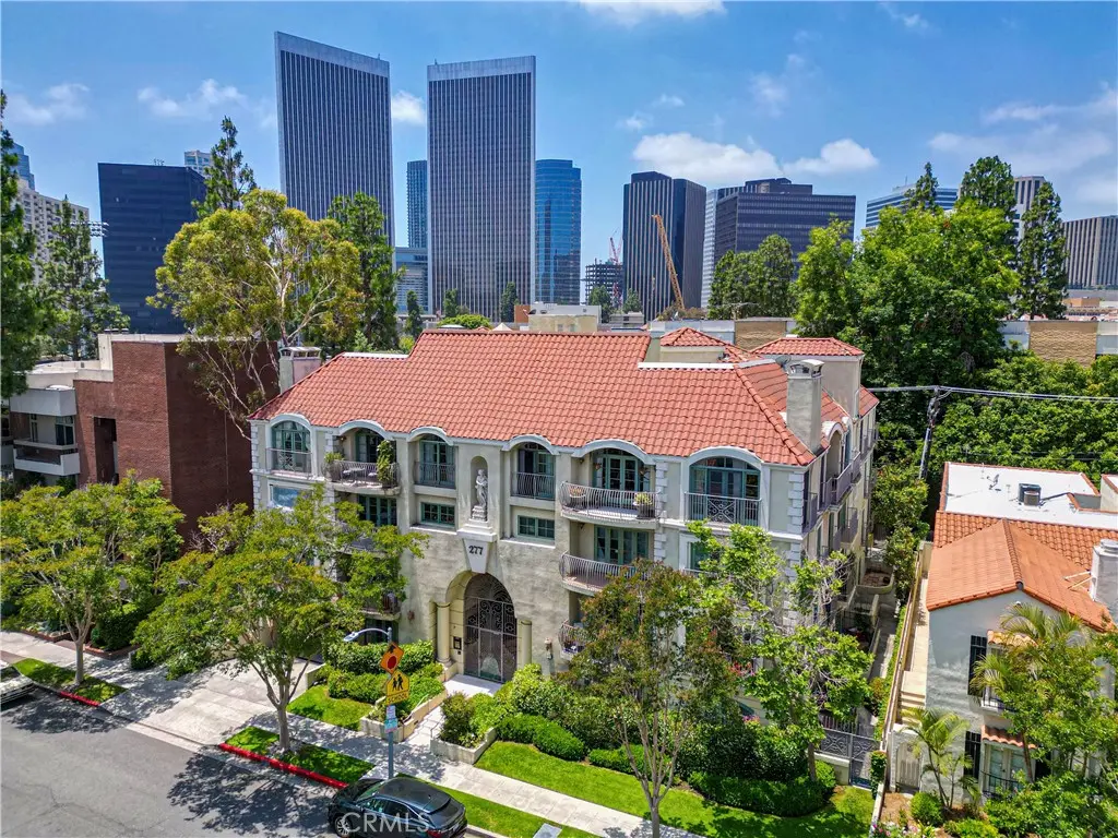 Condominium for rent at 277 S Spalding Drive 201, Beverly Hills, CA featuring 2 beds and 3 baths