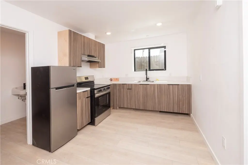 Residential Lease for rent at 2341 Sheridan Street, Los Angeles, Los Angeles County, CA featuring 1 bed and 1 bath