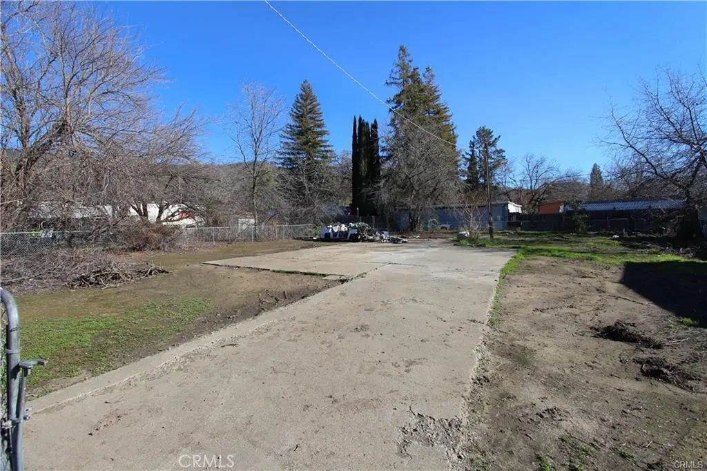 6325 Thirteenth Avenue, Lucerne, CA — listing photo 1