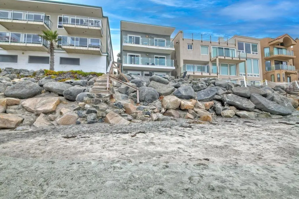 Single Family Residence for sale at 1409 S Pacific Street, Oceanside, CA featuring 9 beds and 5 baths