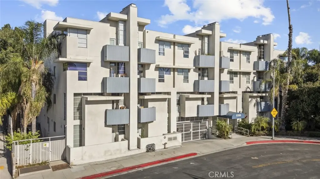 5350 White Oak Avenue 113, Encino, CA — listing photo 1