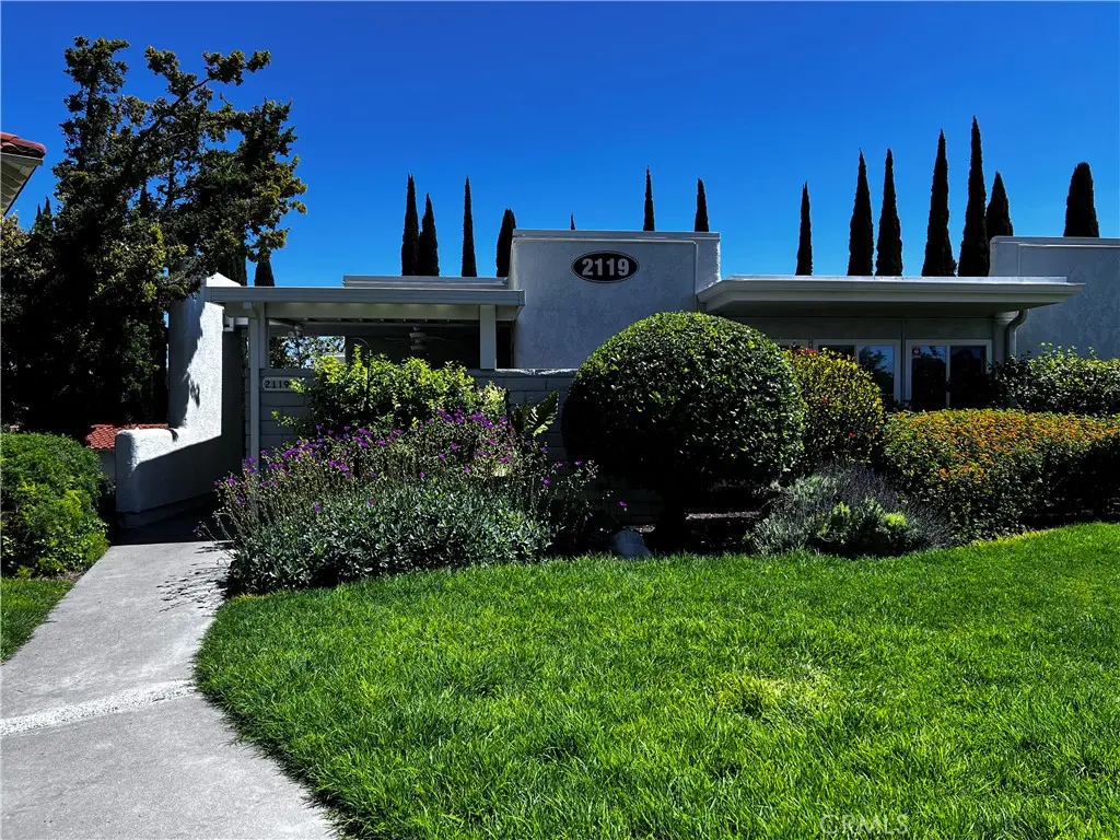 Condominium for sale at 2119 Via Puerta N, Laguna Woods, CA featuring 2 beds and 1 bath