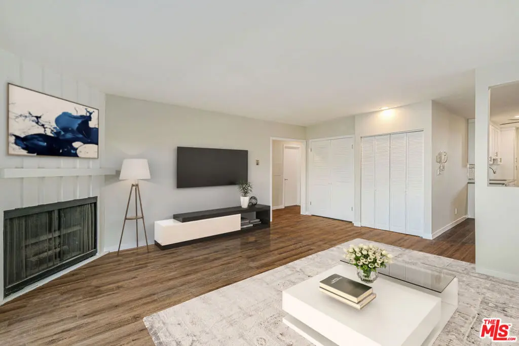 Residential Lease for rent at 1342 HARVARD Street 201, Santa Monica, Los Angeles County, CA featuring 3 beds and 2 baths