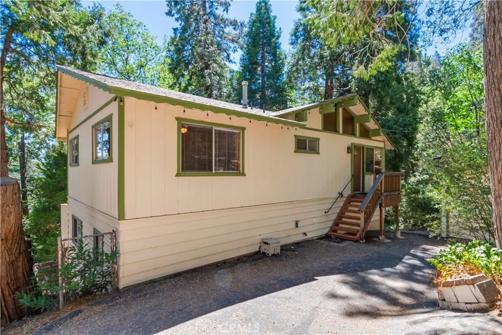24514 Albrun, Crestline, CA — listing photo 1
