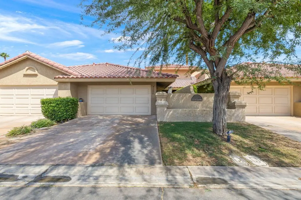Residential Lease for rent at 41484 Woodhaven Drive Drive W, Palm Desert, Riverside County, CA featuring 2 beds and 3 baths