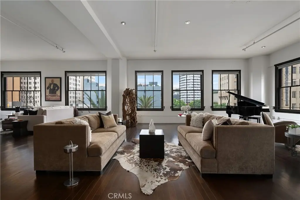 1645 Vine 406, Hollywood, CA — listing photo 1