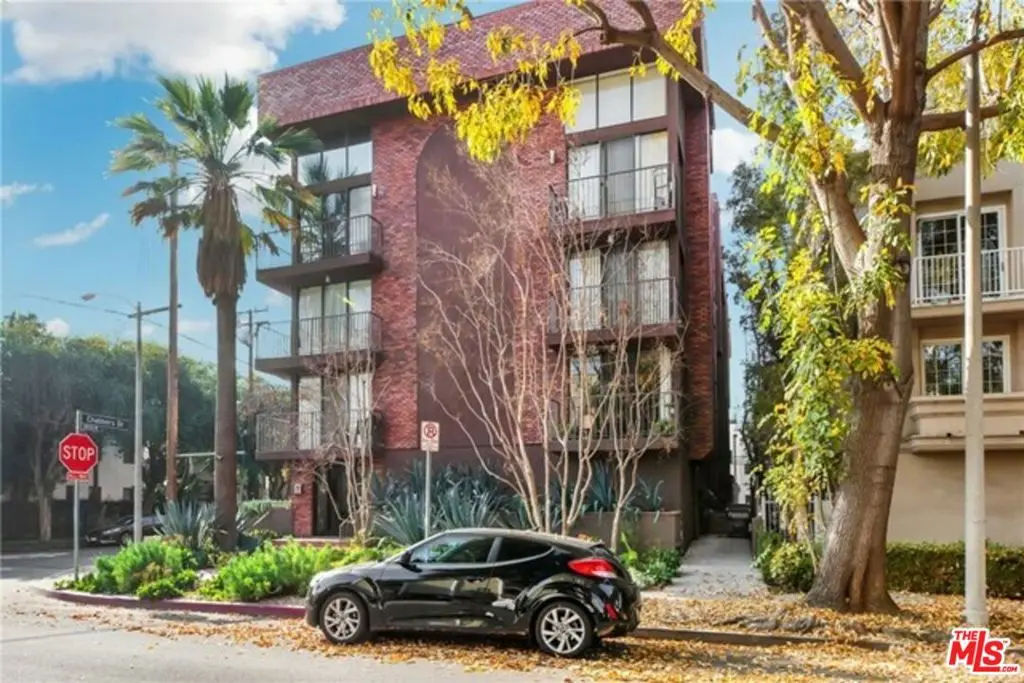 Condominium for sale at 869 S Wooster Street 103, Los Angeles, CA featuring 3 beds and 2 baths
